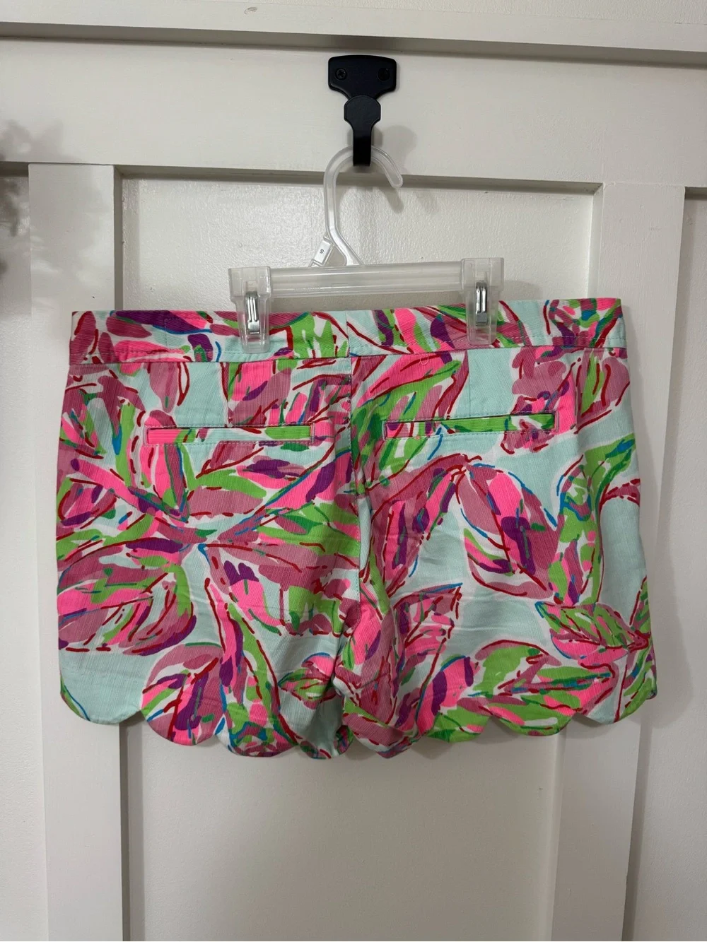 Lilly Pulitzer Scallop Hem Floral Shorts in Pink & Mint